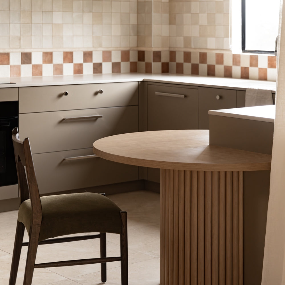 Momo Handles Barrington in Polished Nickel country kitchen