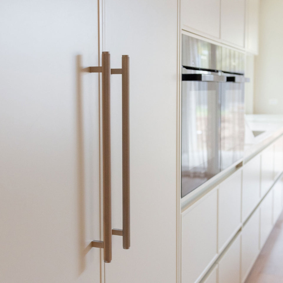 Momo Handles Belgravia Bar Pull Brushed Satin Brass