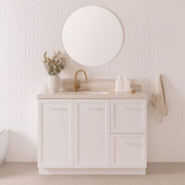 ADP Mabel Ensuite 1200 Centre Bowl, Matte White polyurethane cabinet finish, 40mm Sakal Durasein benchtop, Stirling Handles Matte White
Isla Under Counter basin, Gloss White & Round Polished Edge Mirror 600mm
Eternal Gooseneck Basin Mixer Brushed Brass