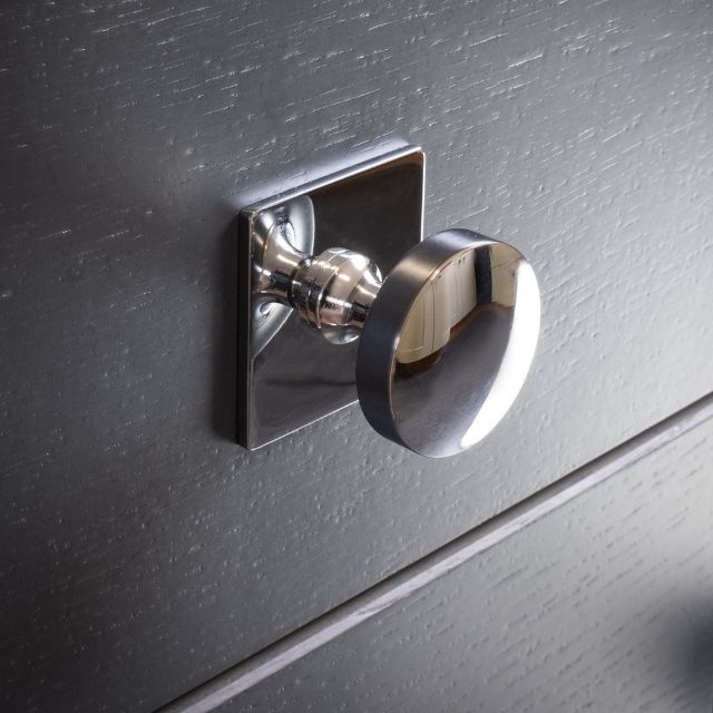 Lifestyle Castella Hastings 38mm Knob on Backplate Polished Chrome 803.038.06 - The Blue Space