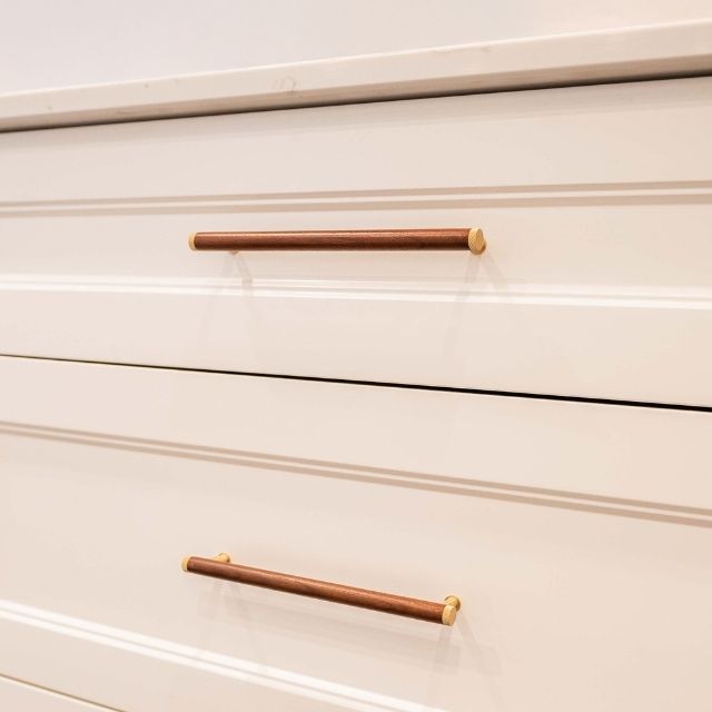 Lifestyle Castella Kereste 128mm Handle Walnut/Satin Brass 235.128.35S - The Blue Space