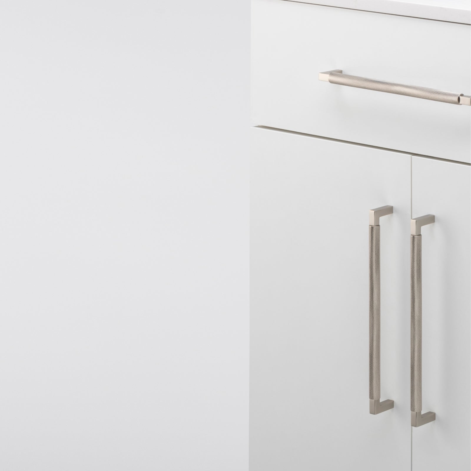 Lifestyle Iver Brunswick 256mm Cabinet Pull Handle Satin Nickel 22125 - The Blue Space