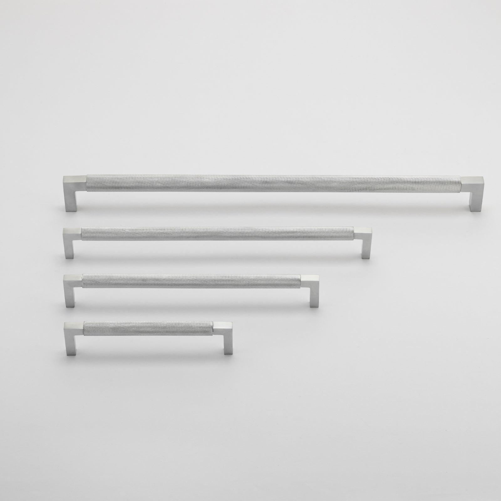 All Size Iver Brunswick 320mm Cabinet Pull Handle Polished Chrome 22132 - The Blue Space