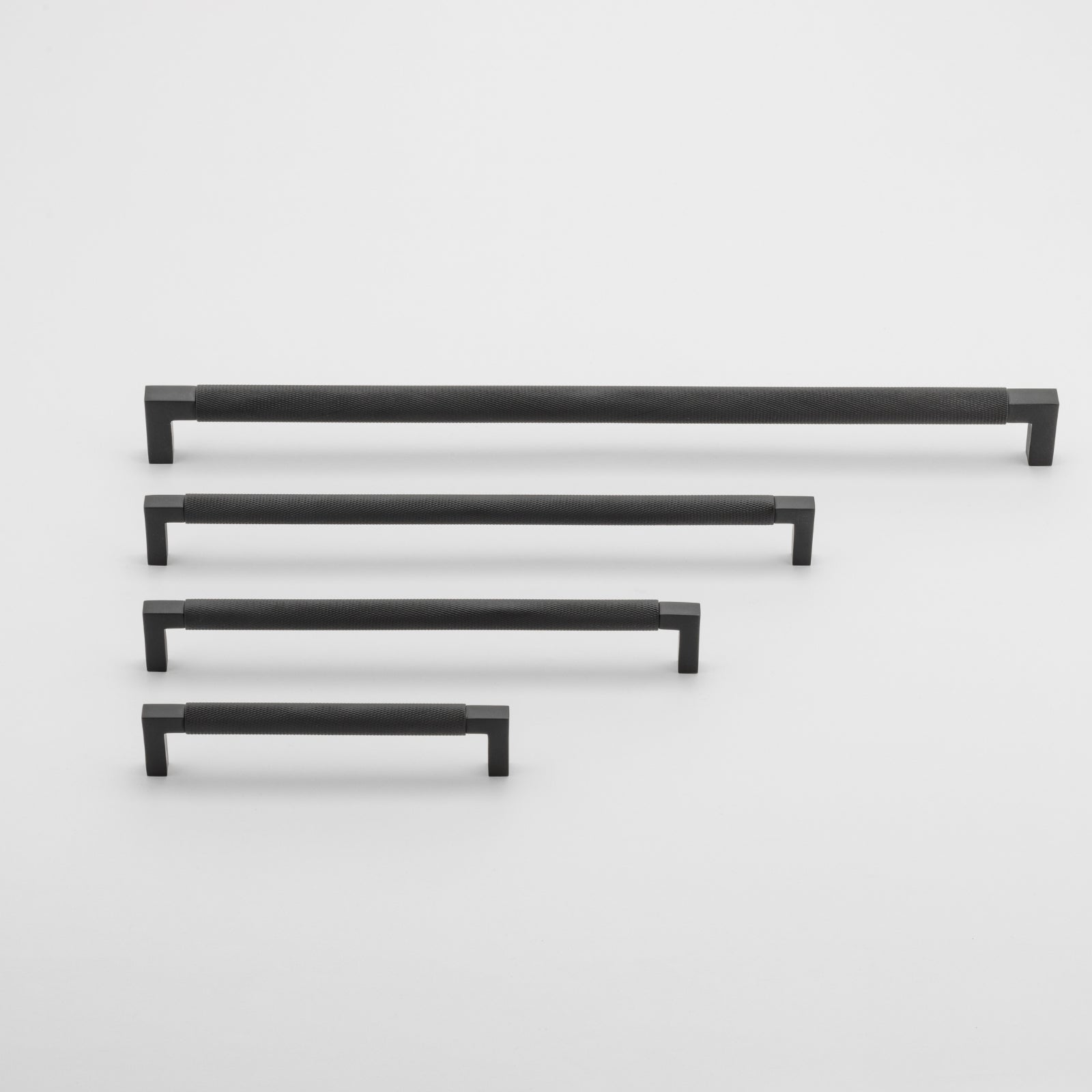 All Size Iver Brunswick 450mm Cabinet Pull Handle Matte Black 22141 - The Blue Space