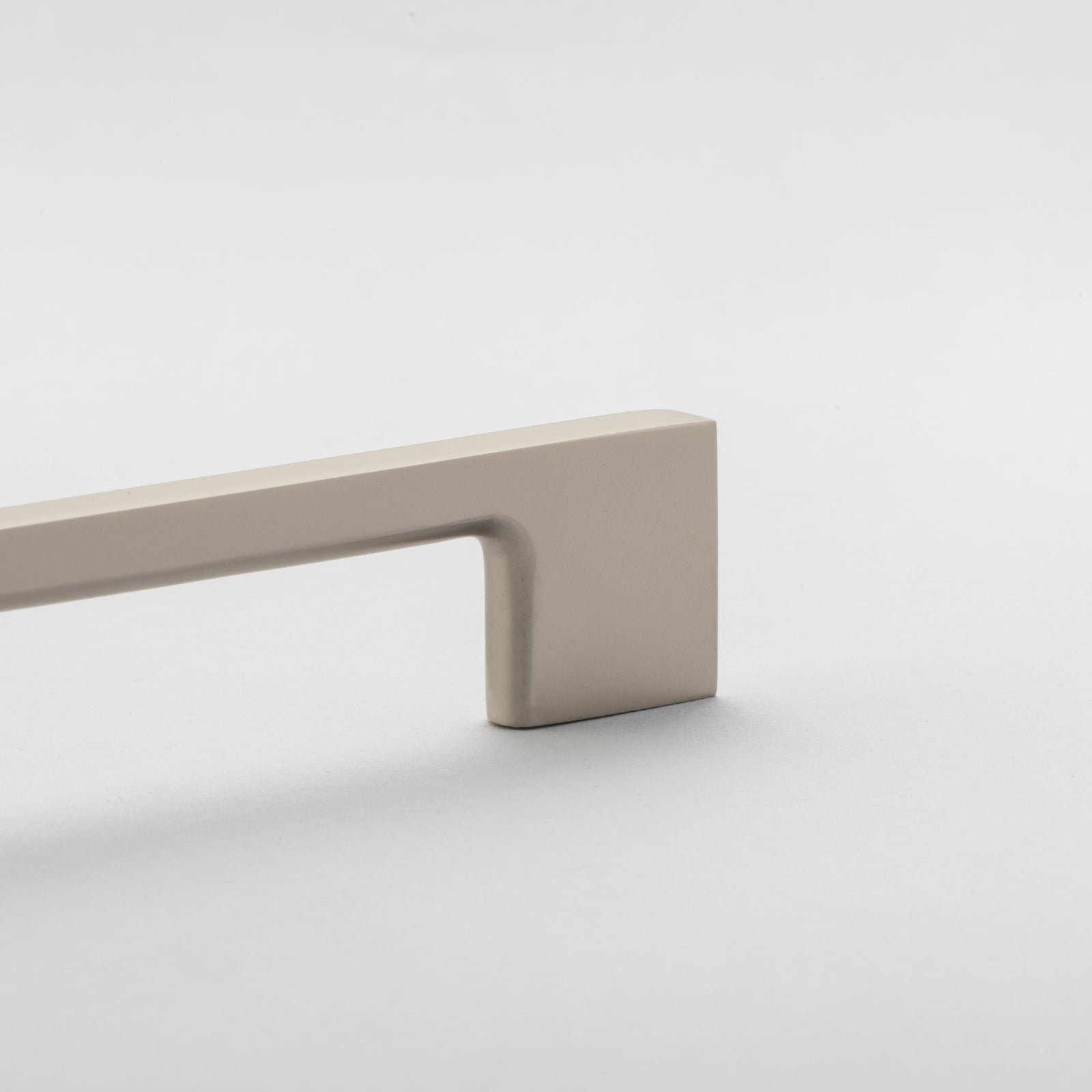 Detail2 Iver Cali 160mm Cabinet Pull Handle Satin Nickel SDG-0552 - The Blue Space