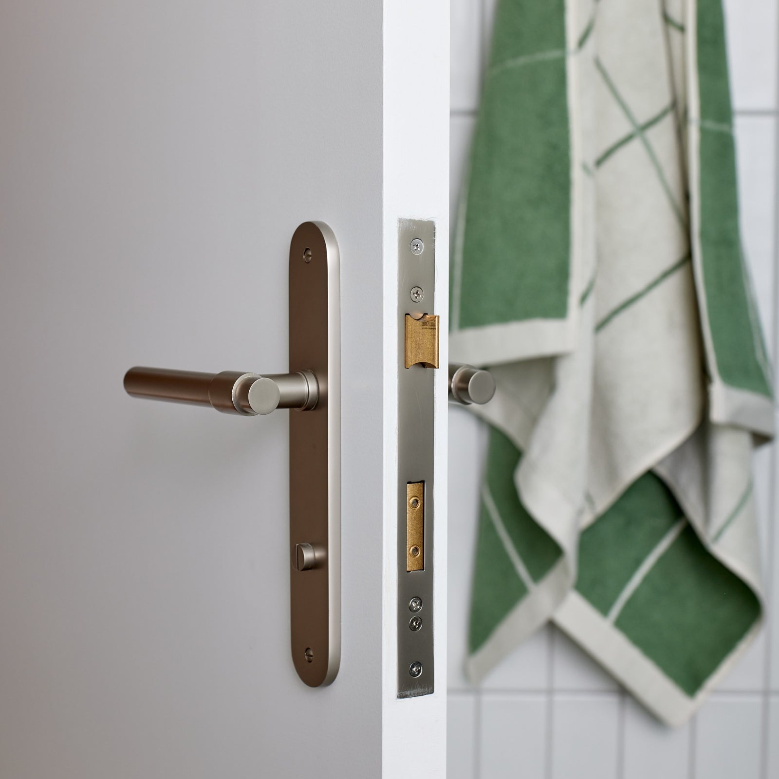 Lifestyle Iver Helsinki Lever Oval Backplate Privacy Kit with Privacy Turn Satin Nickel 14900KPRIV60 - The Blue Space