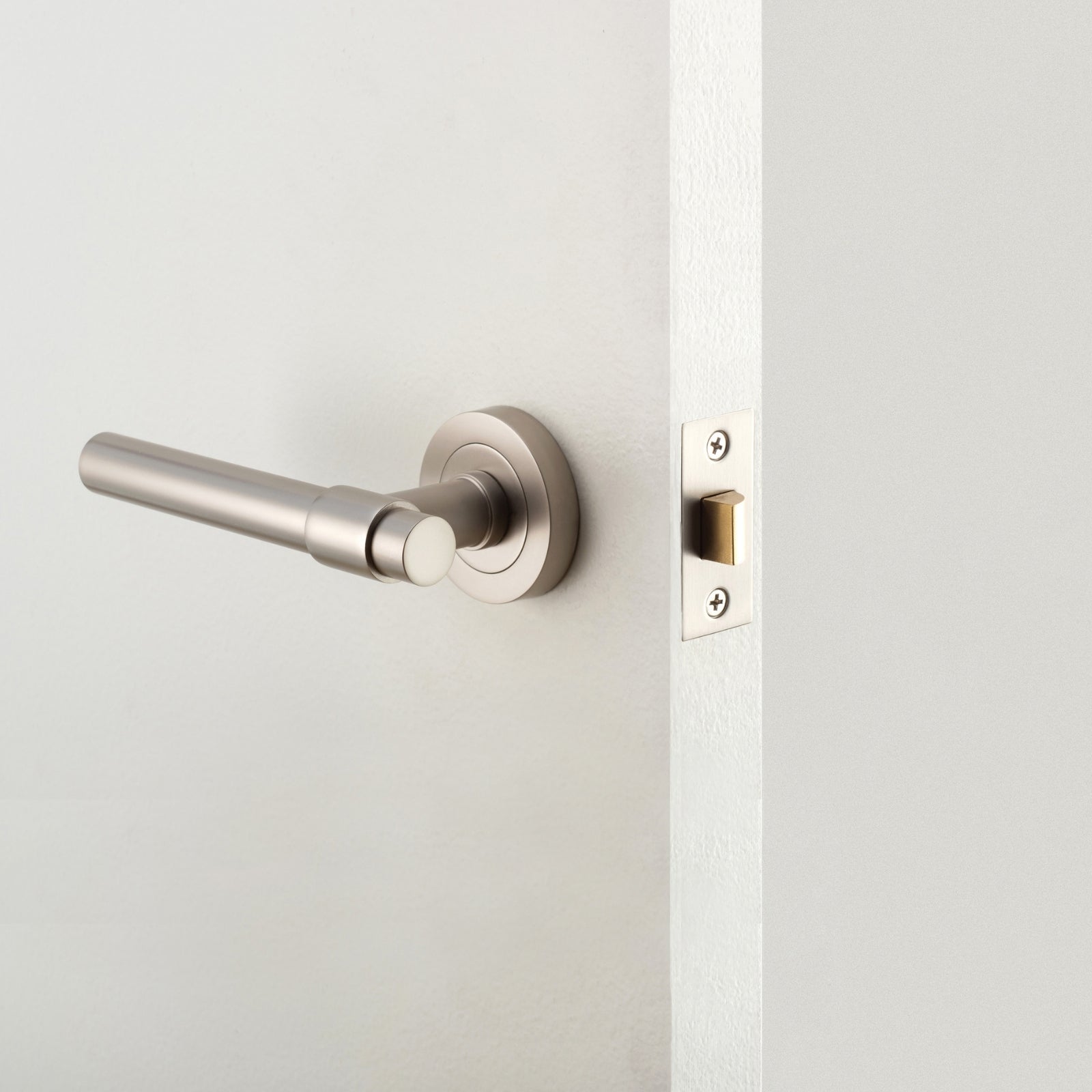 Lifestyle Iver Helsinki Lever Round Rose Passage Kit Satin Nickel 20629KPASS60 - The Blue Space