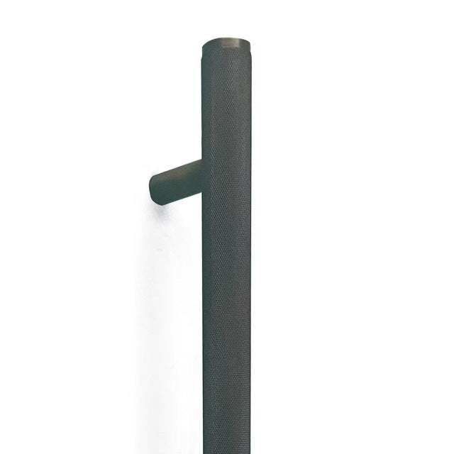 Momo Bellevue Knurled Entry Pull Handle Bronze BVEPKN.BNZ - The Blue Space