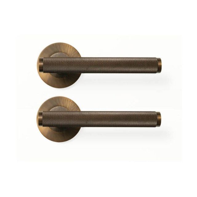 Momo Bellevue Knurled Lever Handle Set Bronze BVLHKN.BNZ - The Blue Space