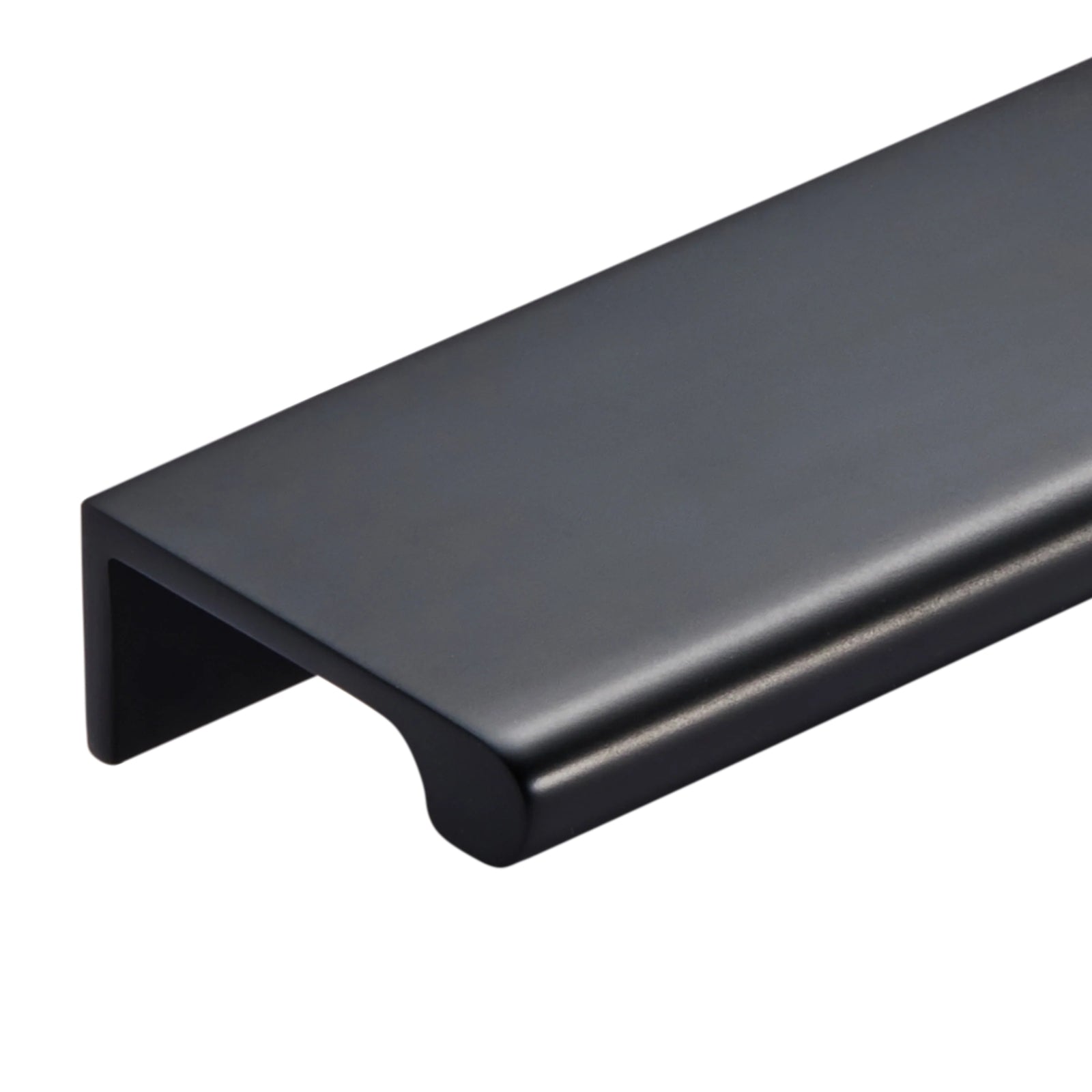 Detail Momo Chelsea Lip Pull Handle Matte Black
P-CHLP.096.MBL - The Blue Space