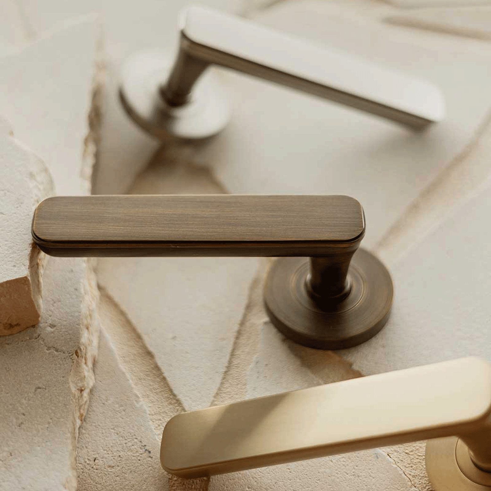 Momo Aspen Dummy Lever Door Handle Set Bronze