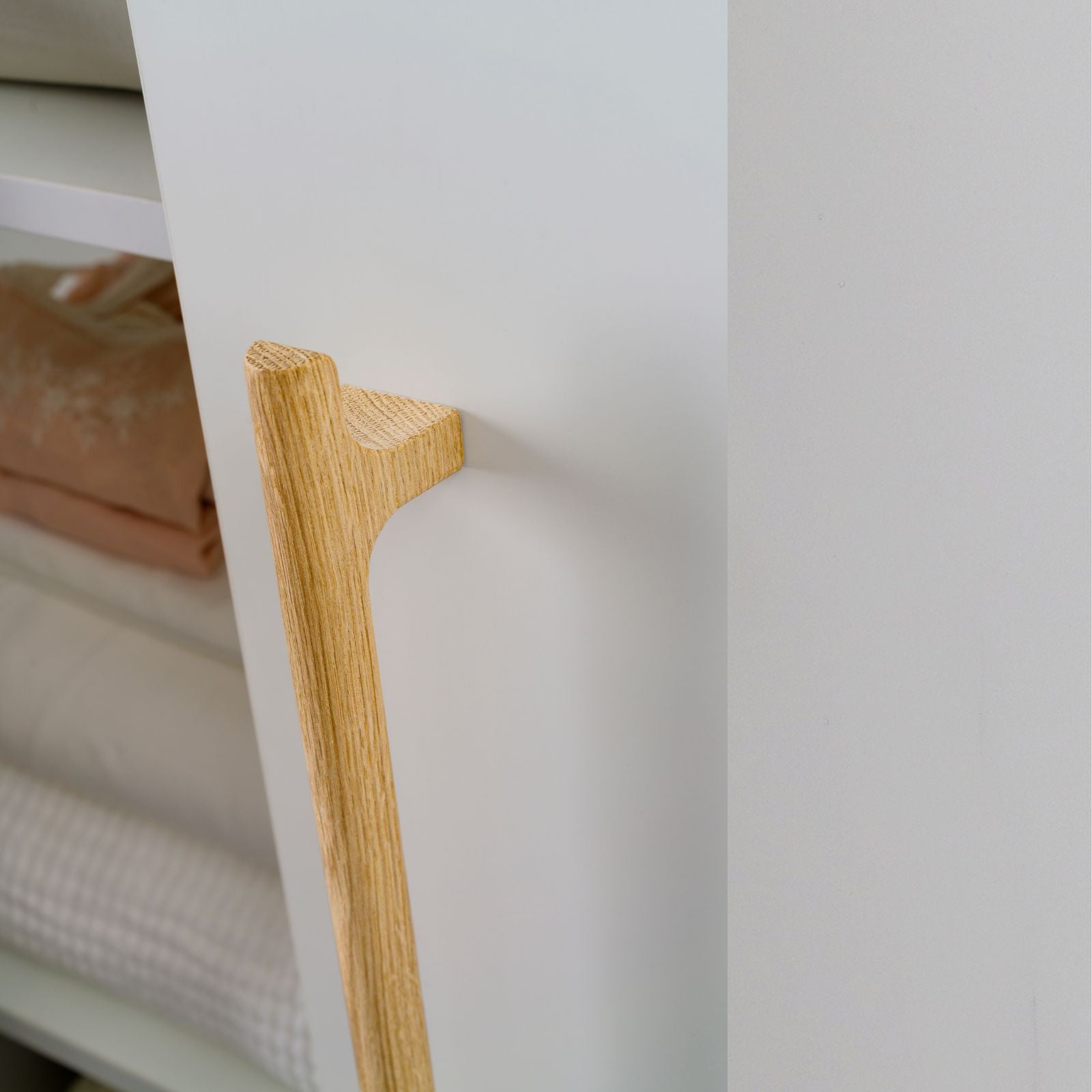 Lifestyle Momo Handles Hinoki Big Handle Oak HIN0682.416.OAK - The Blue Space