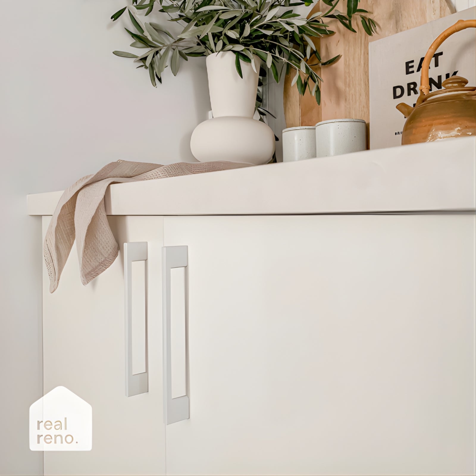 Lifestyle Line Drawing Momo Handles Livorno D Handle Matt White M3163.320.MWH.FG - The Blue Space