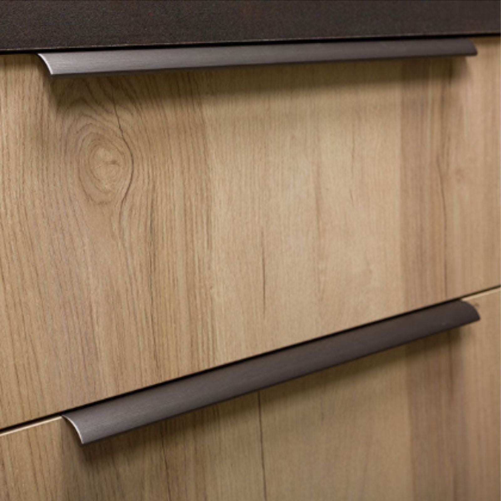 Lifestyle Momo Ona Lip Pull Handle 1056mm In Brushed Grey ON0372.1056.BRGY - The Blue Space