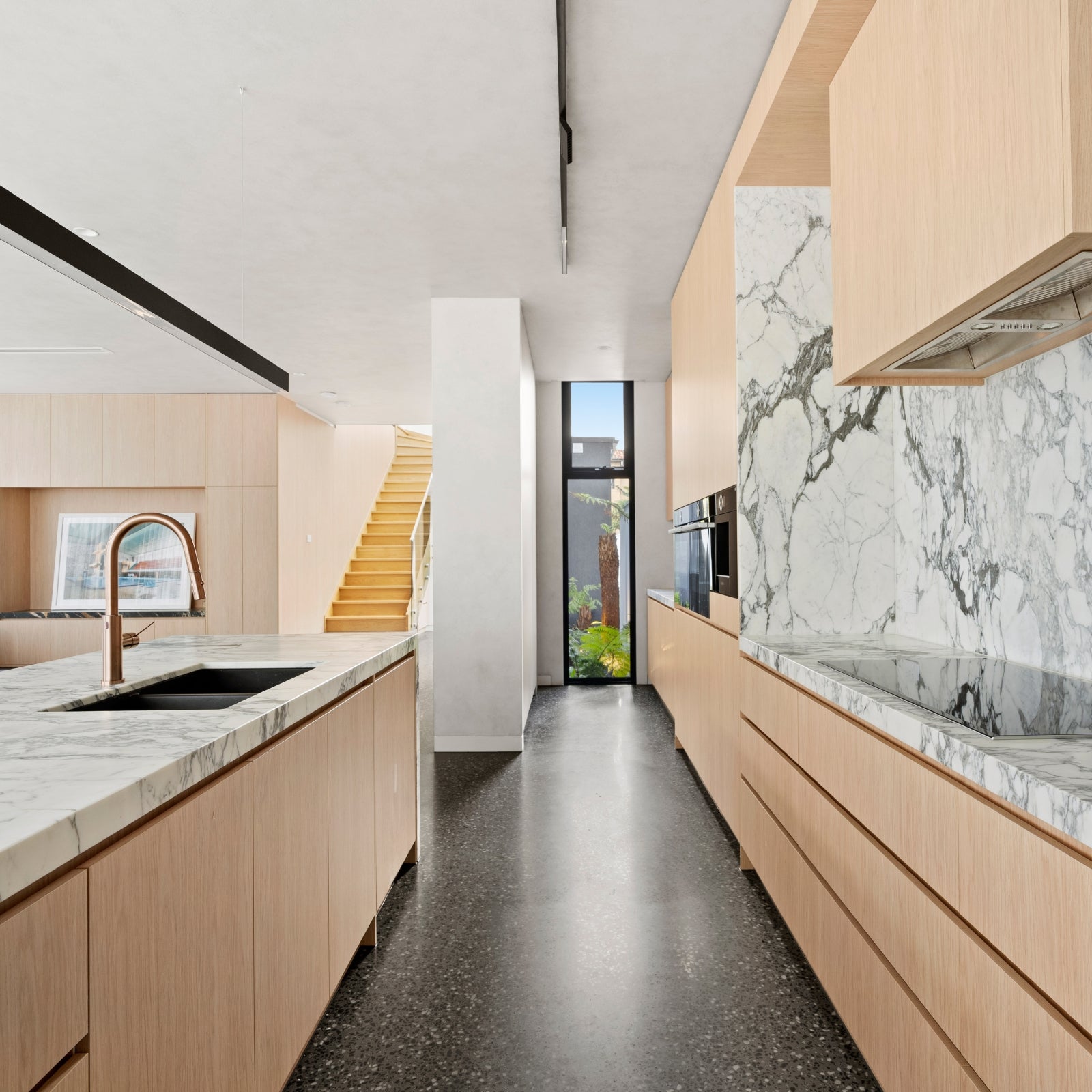 Lifestyle 6 Nero Mecca Smart Sensor Pull Out Kitchen Mixer Brushed Bronze NR221908ABZ - The Blue Space