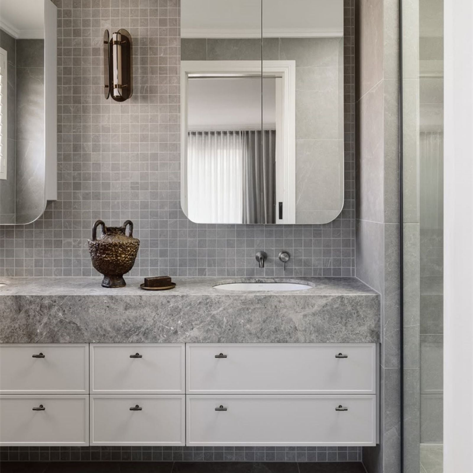 Lifestyle 6 Nero Mecca Wall Basin/Bath Mixer Separate Back Plate 160mm Gun Metal NR221910C160GM - The Blue Space