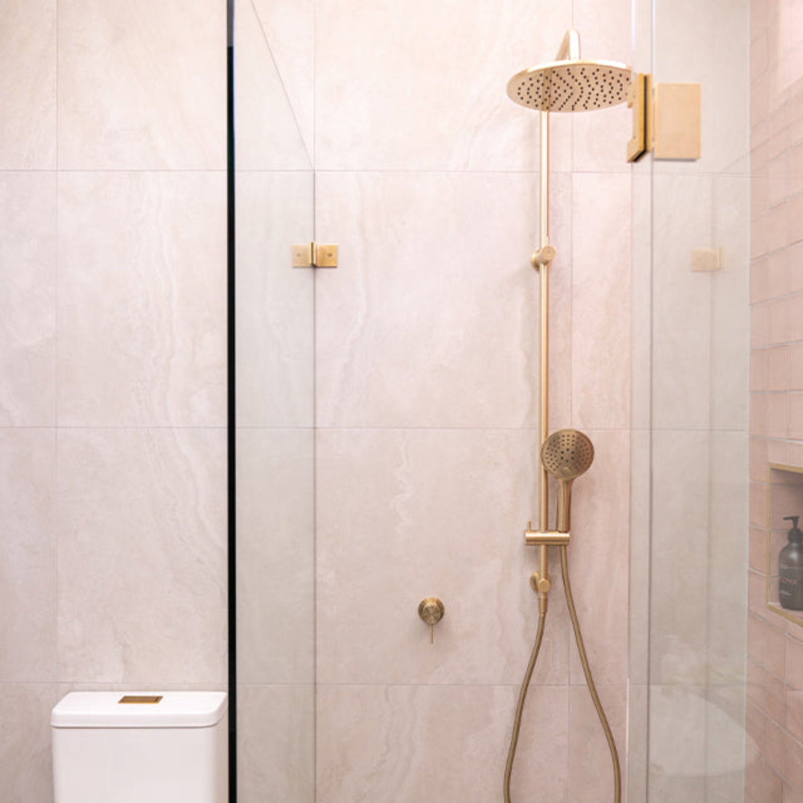 Lifestyle Pearl Ivy Vein Cut Travertine Look Tile Tech Grip 300 x 600 x 10mm Porcelain | The Blue Space