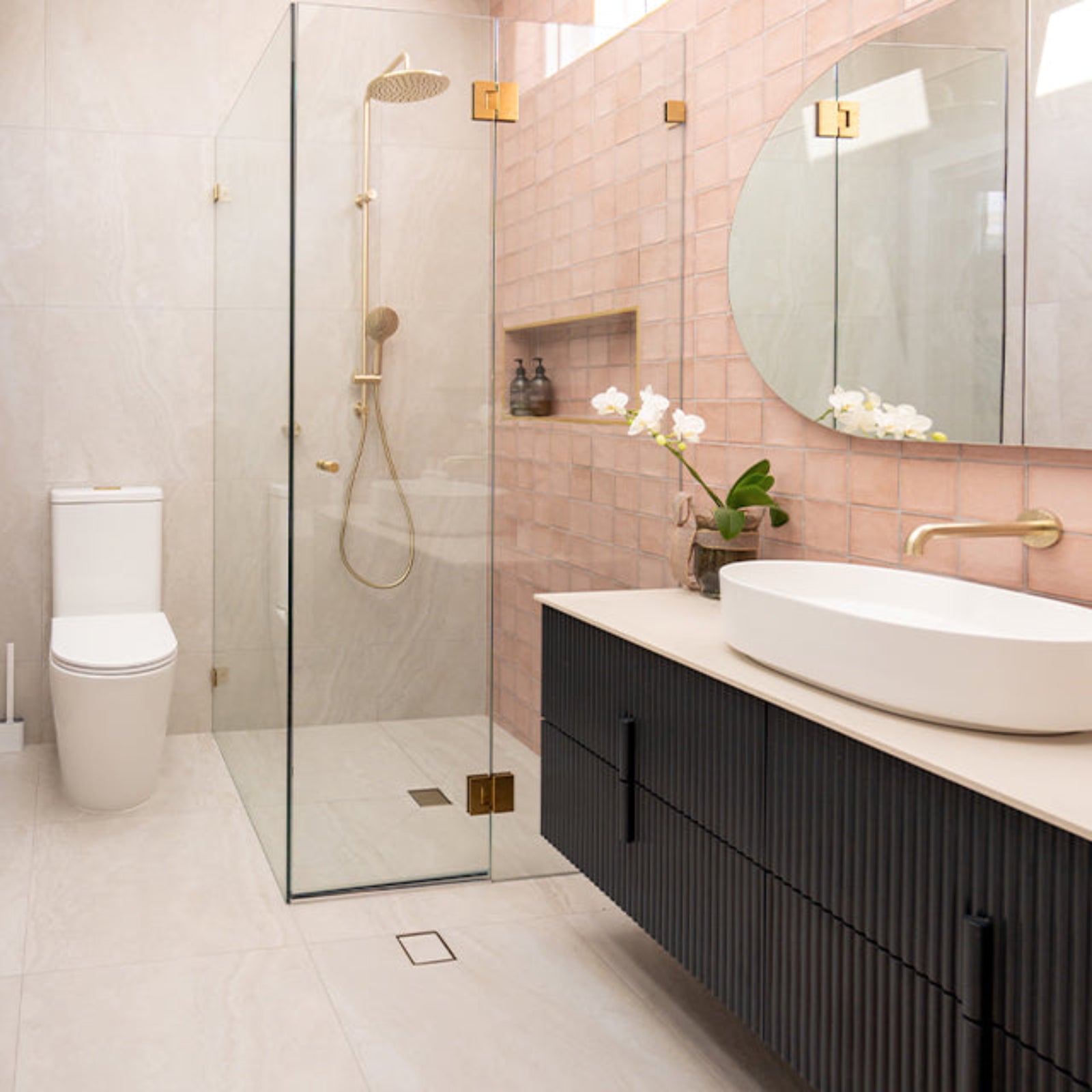 Lifestyle Pearl Ivy Vein Cut Travertine Look Tile Tech Grip 300 x 600 x 10mm Porcelain | The Blue Space