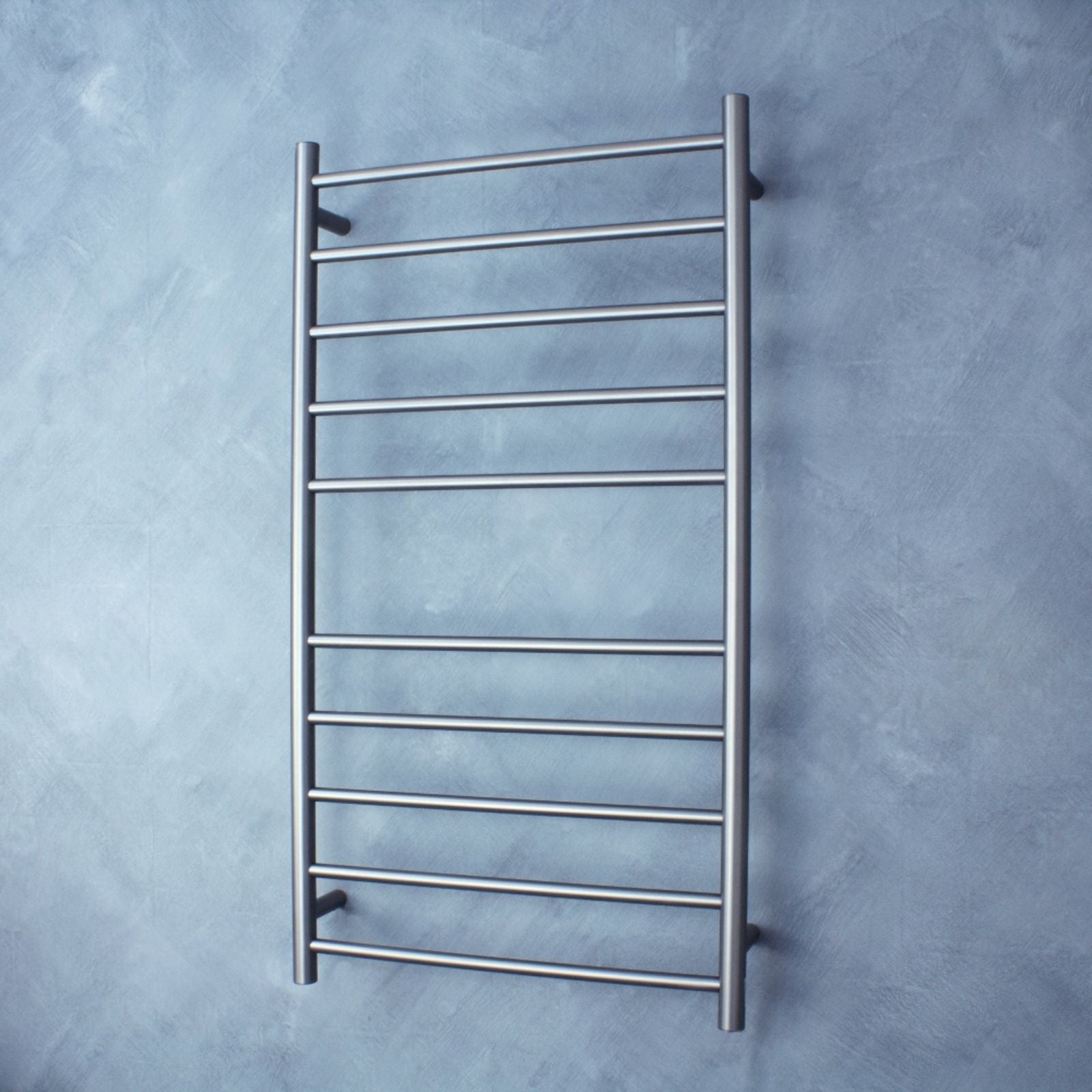 Lifestyle 1 Radiant Heated Round Ladder 600 x 1100mm Gun Metal Grey GMG-RTR02 - The Blue Space