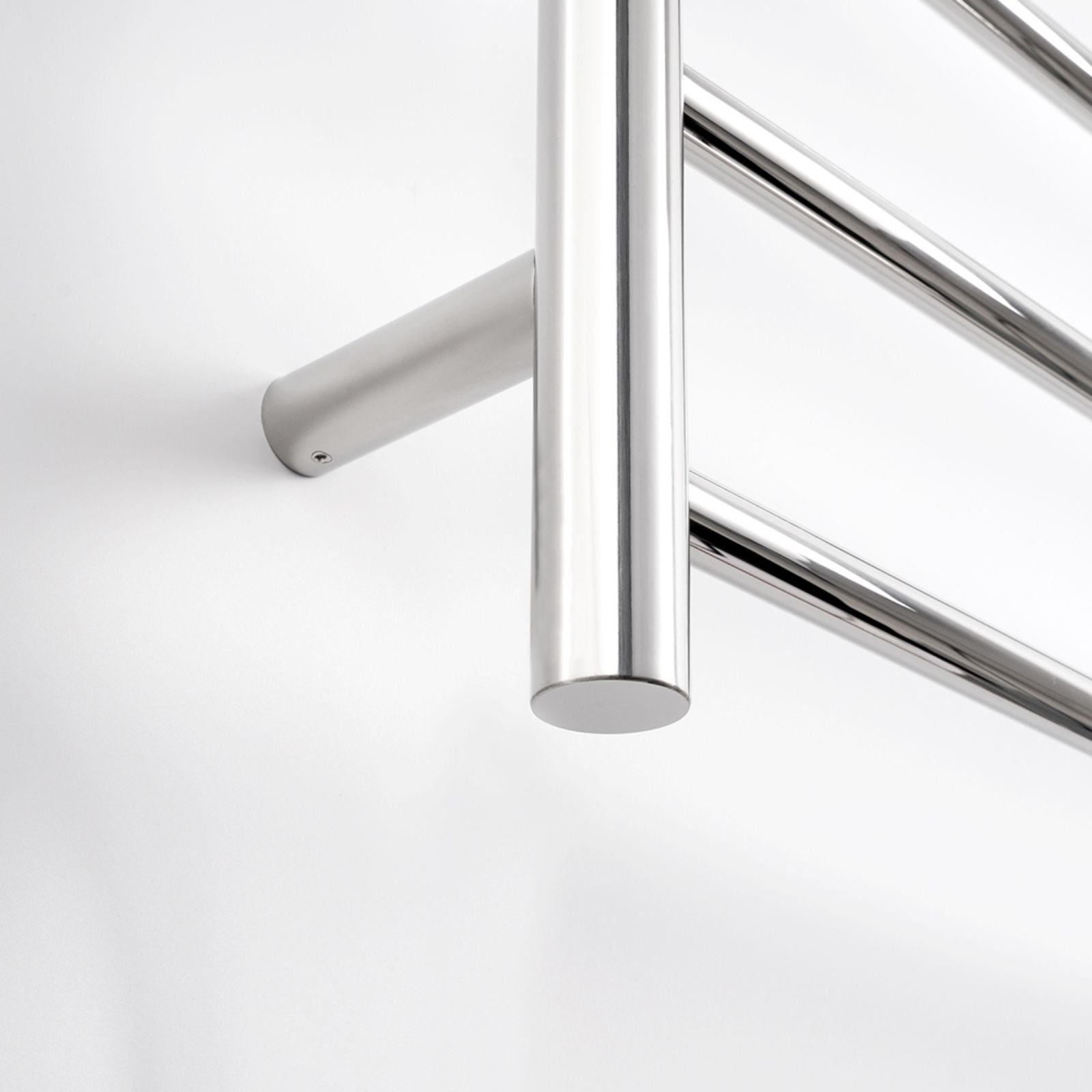 Close Radiant Heated Round Ladder 600 X 1100mm Mirror Polished RTR02 - The Blue Space