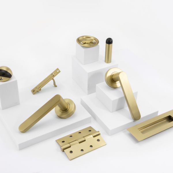 Lockwood Vivid V3 Passage Lever Set Round Rose Satin Brass | The Blue Space