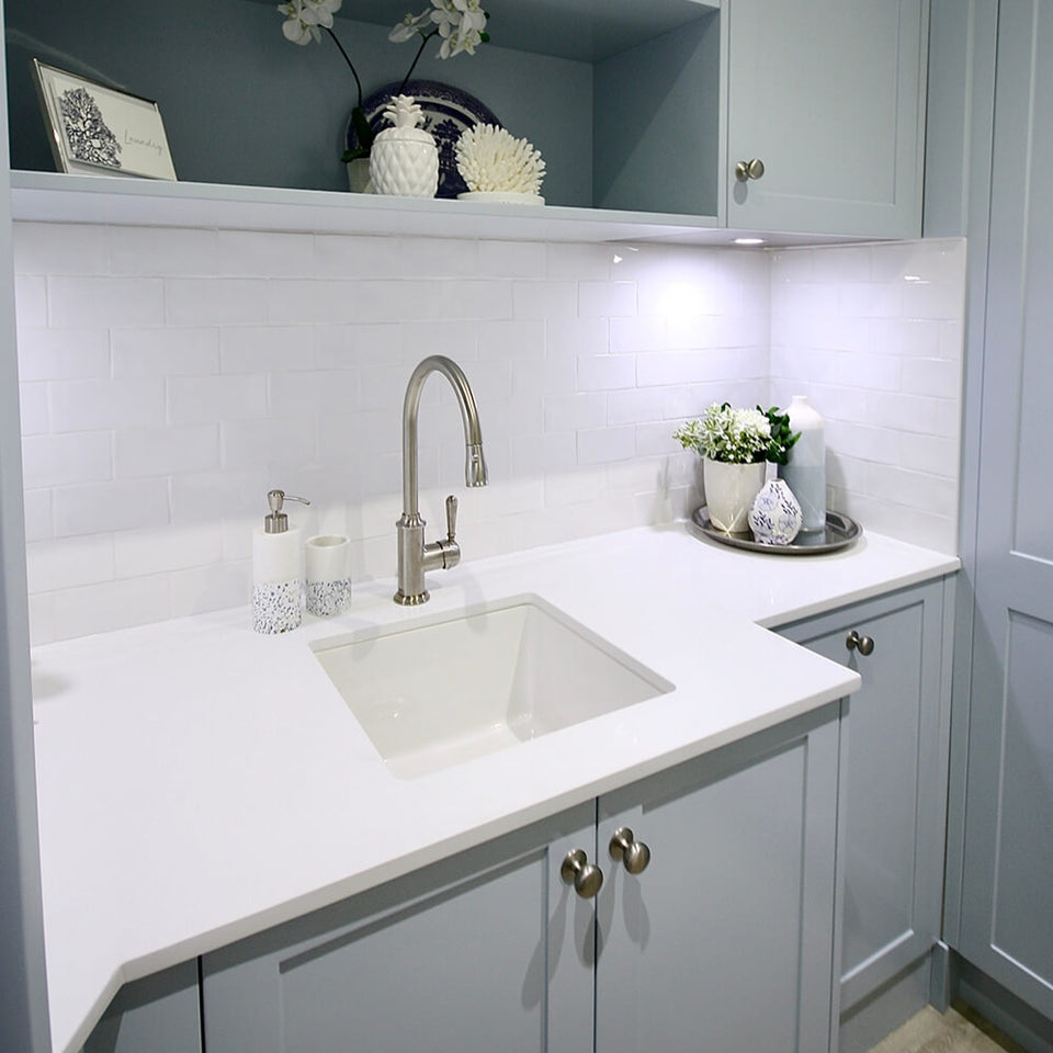 Turner Hastings Cuisine 46 x 46 Inset/Undermount Fine Fireclay Sink