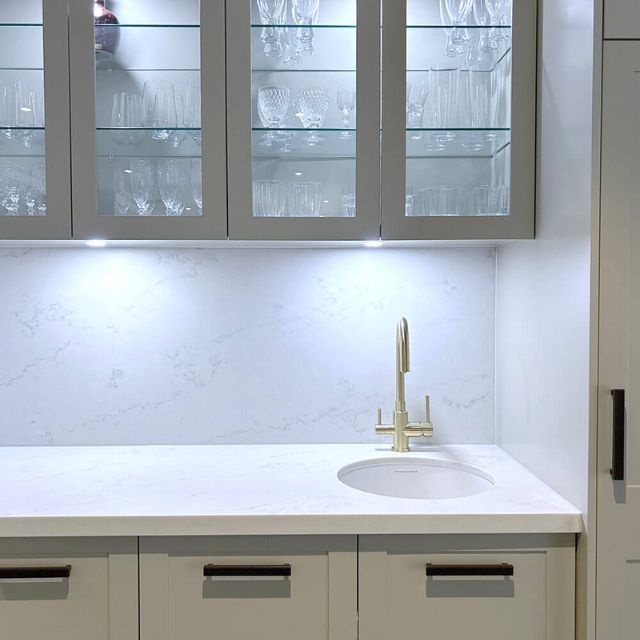 Lifestyle Turner Hastings Cuisine Round 47 Inset / Undermount Fine Fireclay Matte White Sink CUR473FS-MW - The Blue Space