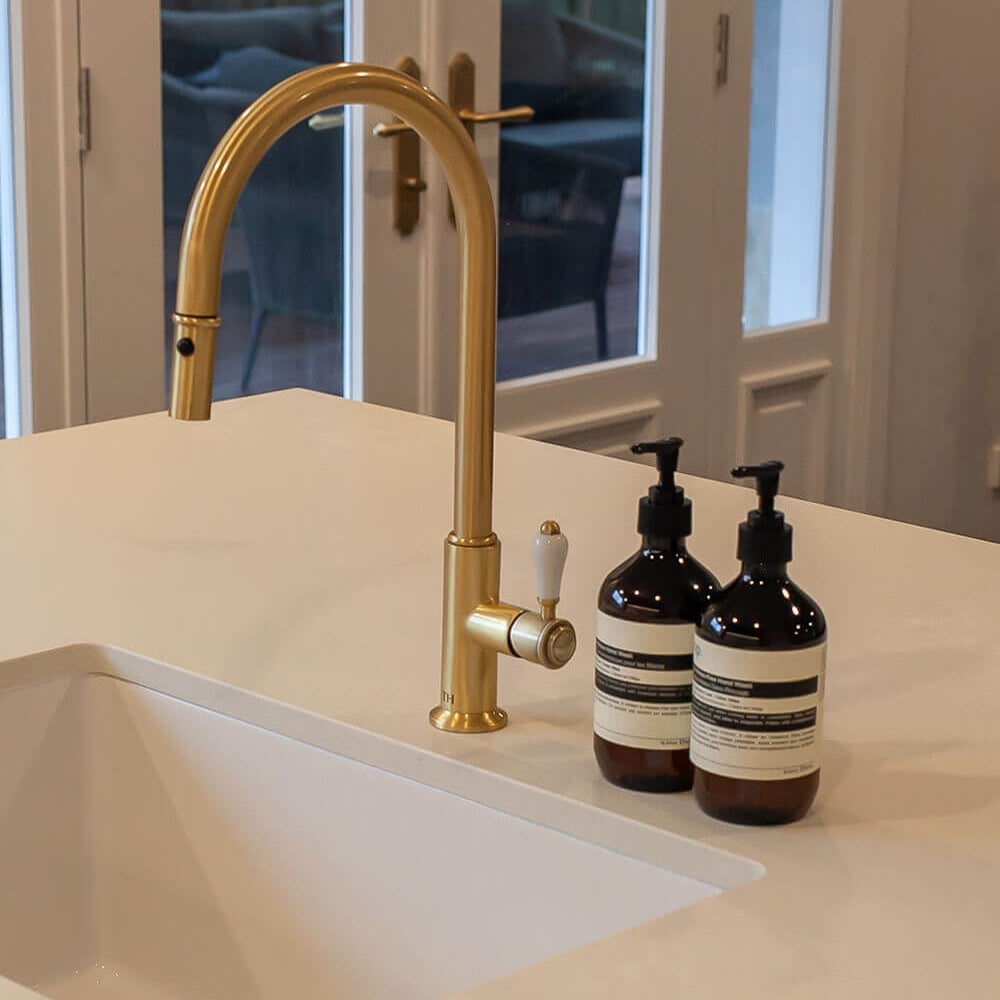 Lifestyle 5 Turner Hastings Ludlow Pull Out Sink Mixer with Metal Lever Handle - Brushed Brass LU115PM-S-BB - The Blue Space