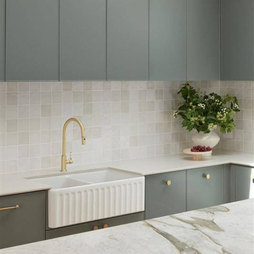 Lifestyle 8 Turner Hastings Ludlow Pull Out Sink Mixer with Metal Lever Handle - Brushed Brass LU115PM-S-BB - The Blue Space