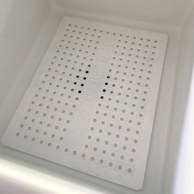 Lifestyle Turner Hastings Rubber Sink Mat 400 x 320mm RSM4032 - The Blue Space