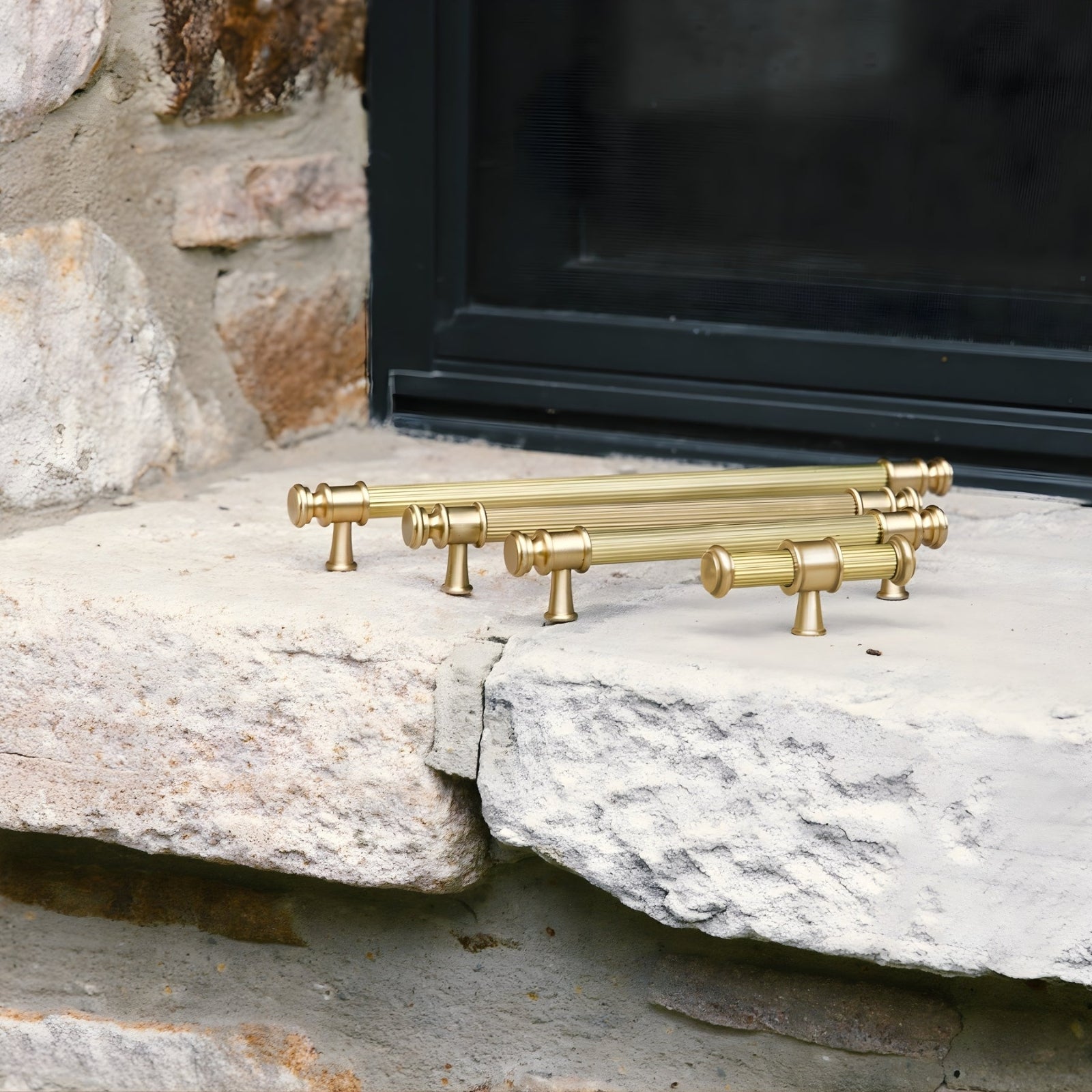 Turner Hastings Verona 224mm Pull Handle Brushed Brass VE224CB-BB - The Blue Space