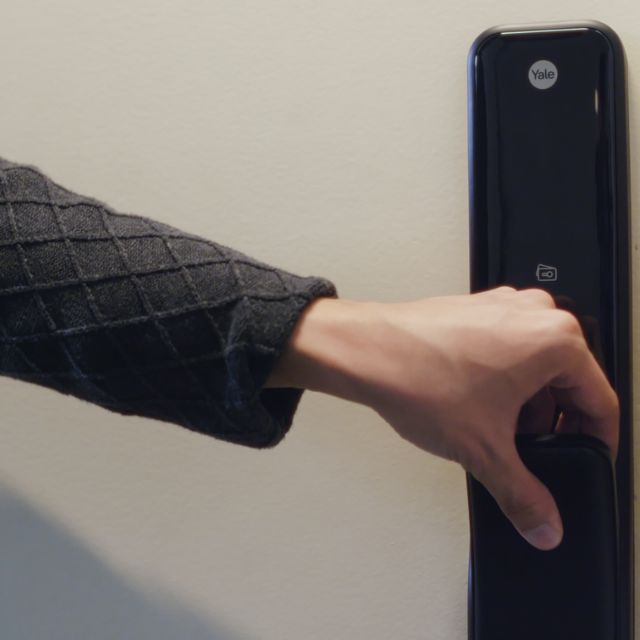 With Hand Yale Kyra Pro Smart Push/Pull Mortice Lock with Yale Home Module Matte Black YKR/60/HK/MBK - The Blue Space