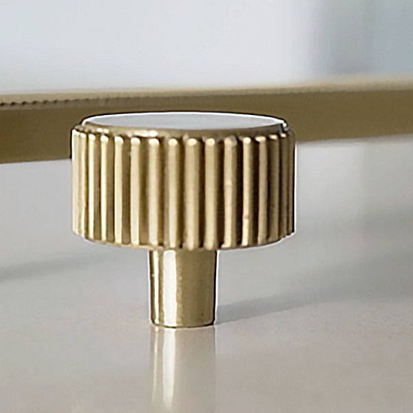 Momo Handles Barrington Knob Matt Brass