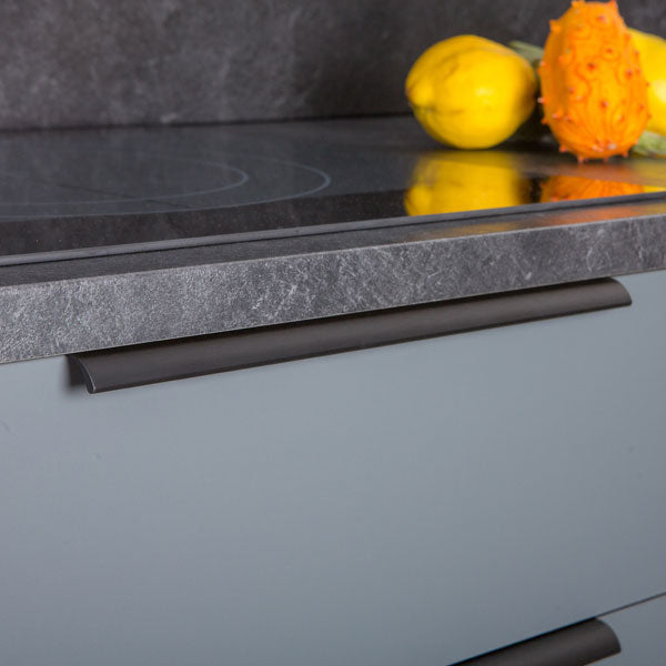 Momo Handles Ona Lip Pull Handle Brushed Black
