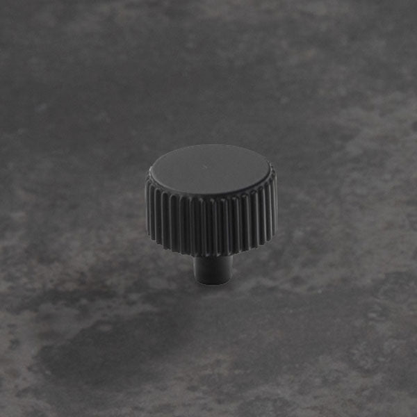 Momo Handles Barrington Knob Matt Black - The Blue Space