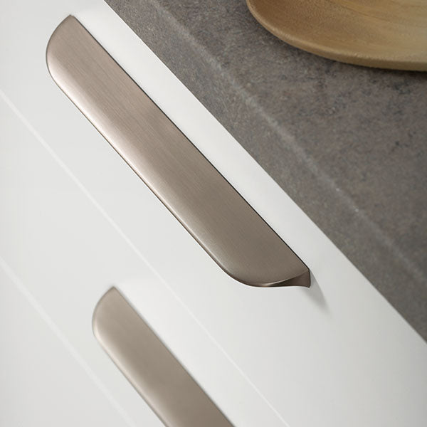 Momo Handles Nick Pull Handle Brushed Nickel Lifestyle Image - The Blue Space