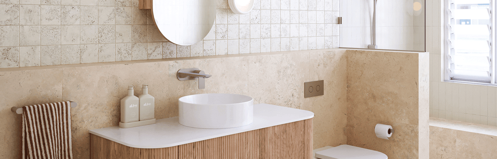 Coastal Sophistication: A bathroom that embodies effortless calm