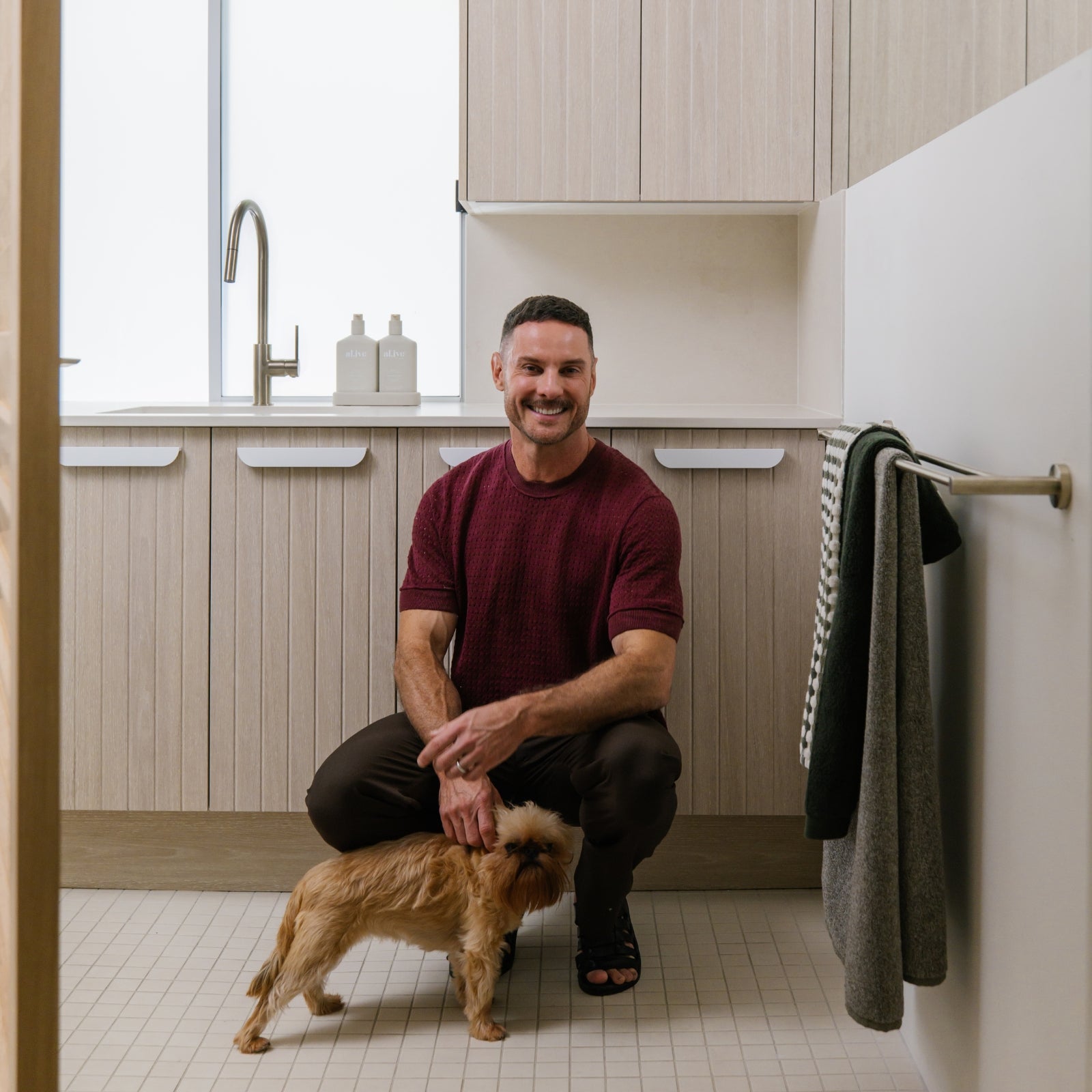 {"type":"root","children":[{"type":"paragraph","children":[{"type":"text","value":"Pet washing station"}]}]}