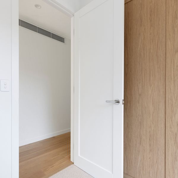 Corinthian Moda PMOD1 Primed Interior Door 2040x820x35