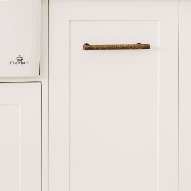 Castella Tarn 160mm Hammered Handle Aged Brass