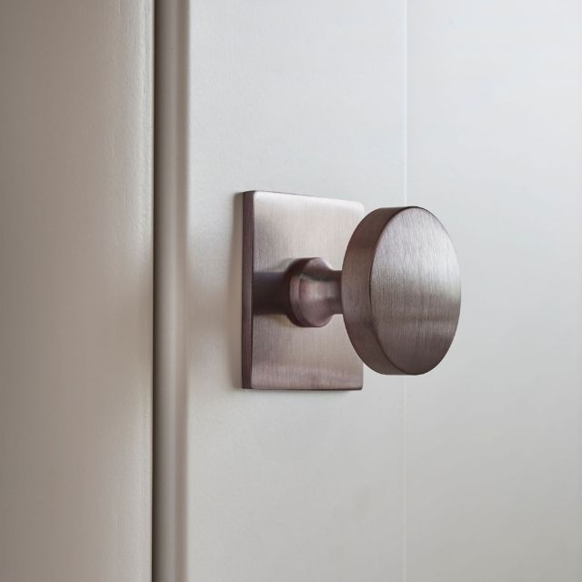 Lifestyle Castella Hastings 38mm Knob on Backplate Satin Nickel 803.038.13 - The Blue Space