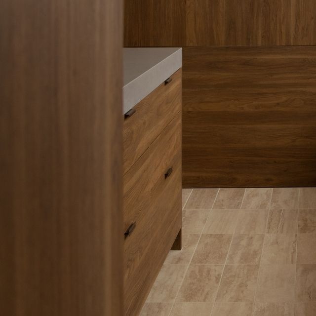 Castella Ledge Solid Brass Lip Pull Bronze