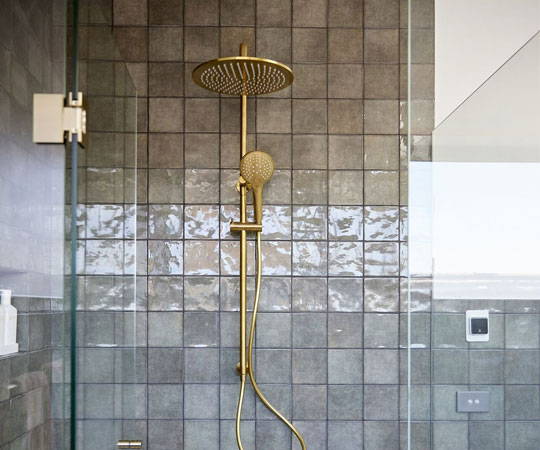 {"type":"root","children":[{"type":"paragraph","children":[{"type":"text","value":"Golden luxury"}]}]}