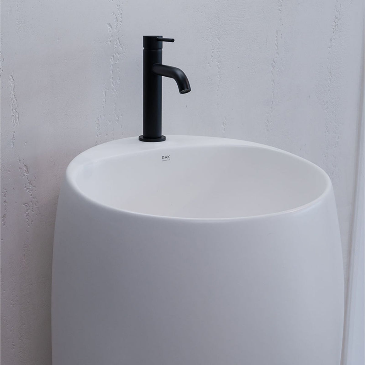 Lifestyle 3 Fienza Kaya Basin Mixer Matte Black 228103B-LF - The Blue Space