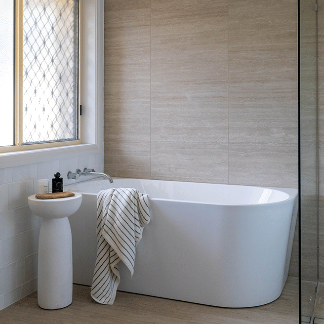 {"type":"root","children":[{"type":"paragraph","children":[{"type":"text","value":"A back to corner bath"}]}]}