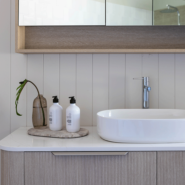 {"type":"root","children":[{"type":"paragraph","children":[{"type":"text","value":"Sleek Indigo tapware"}]}]}