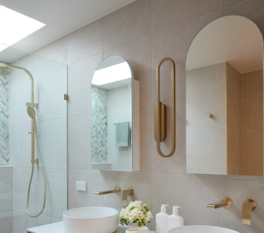 {"type":"root","children":[{"type":"paragraph","children":[{"type":"text","value":"Colour, texture & cohesion"}]}]}