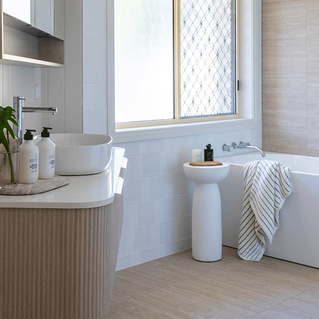 {"type":"root","children":[{"type":"paragraph","children":[{"type":"text","value":"Interior elements that shine"}]}]}