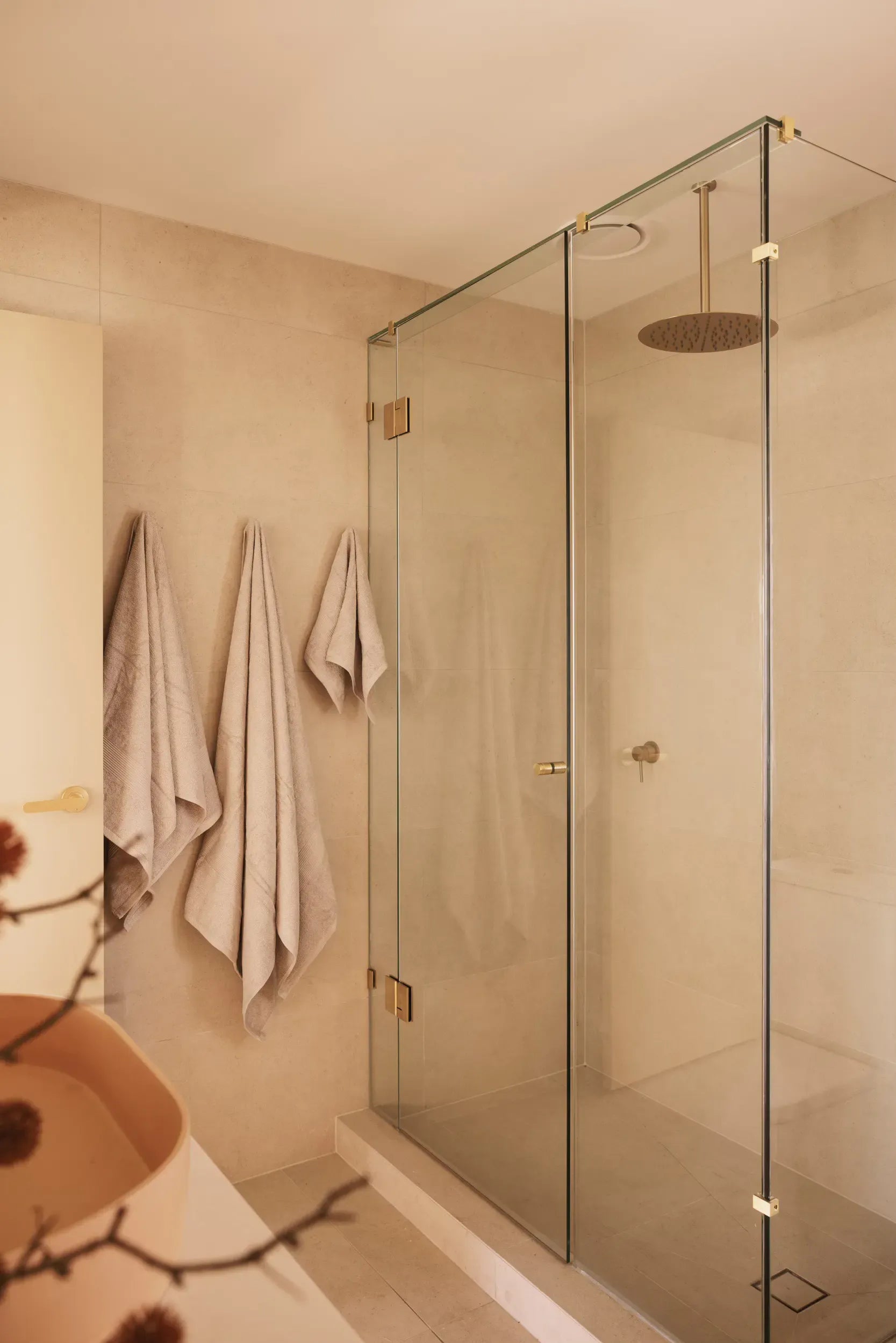 {"type":"root","children":[{"type":"paragraph","children":[{"type":"text","value":"Treat Lighting as a Design Feature"}]}]}