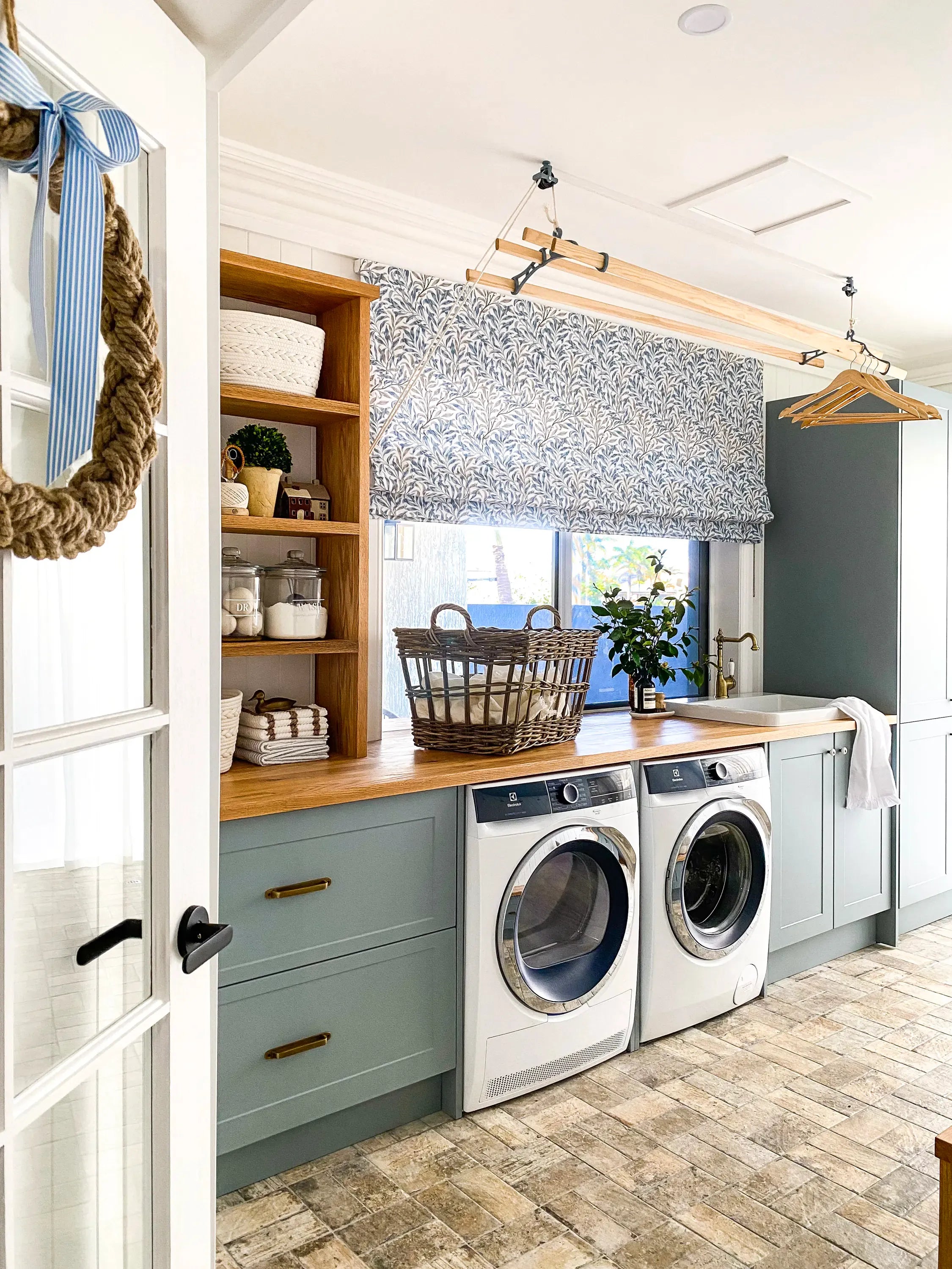 {"type":"root","children":[{"type":"paragraph","children":[{"type":"text","value":"What products do you love from The Blue Space"}]}]}